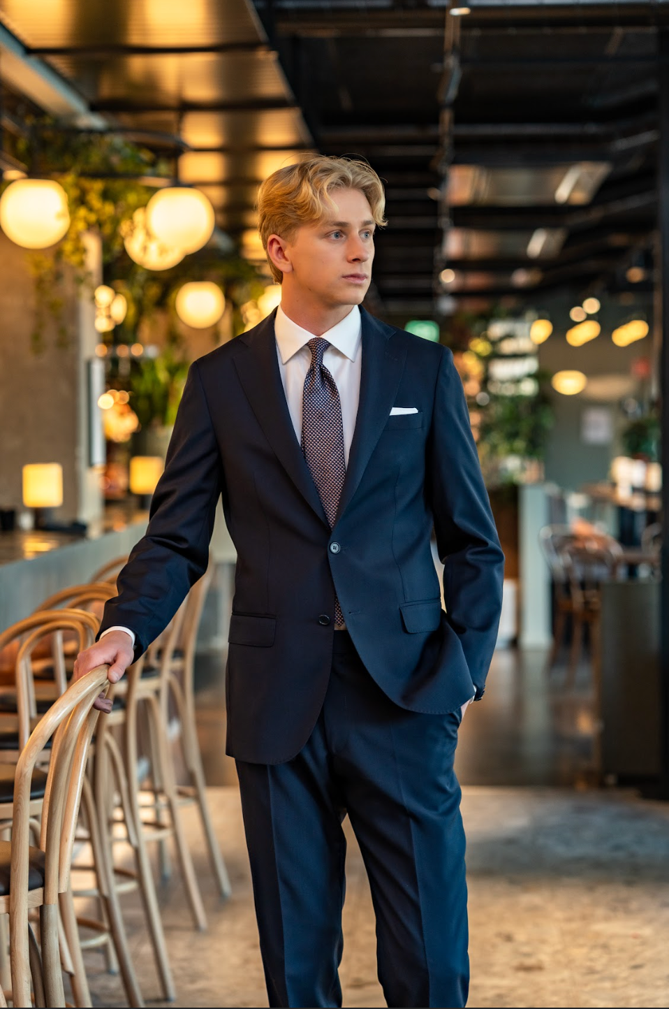 Navy bukser i en bred pasform