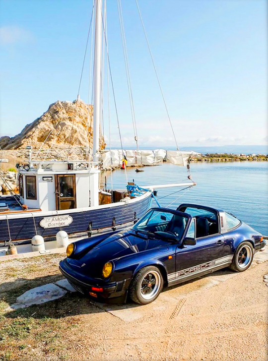 Hvid T-shirt Herre og Dame fra Bastille Venezia med Porsche. Printet er i Silke