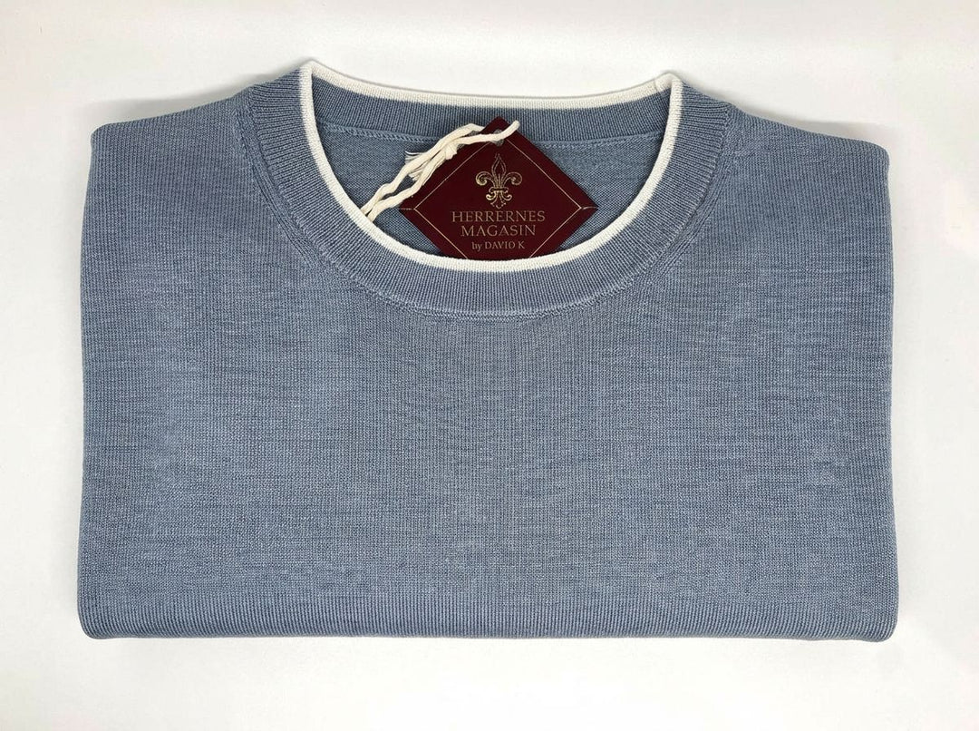 Blue fine-knit t-shirt with white trim - by David K