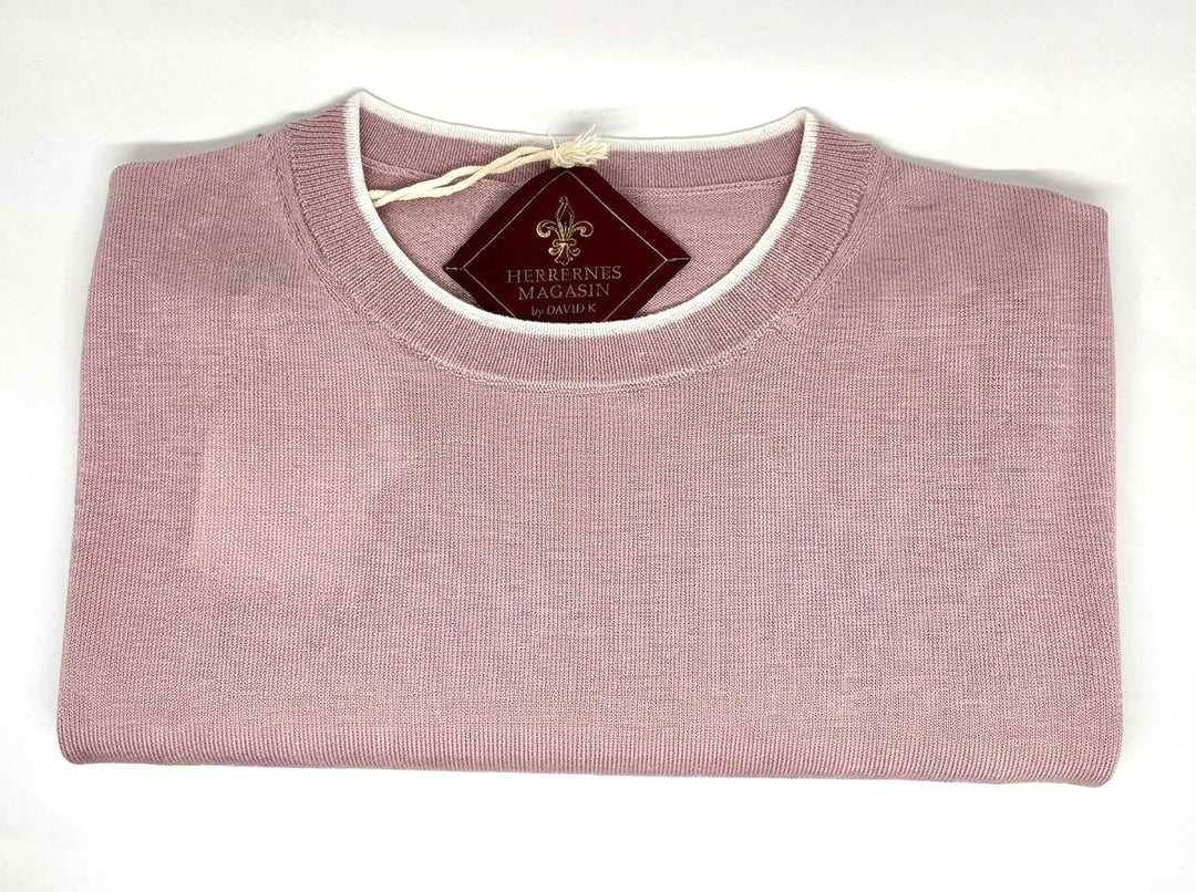 Pink fine-knit t-shirt with white trim - by David K