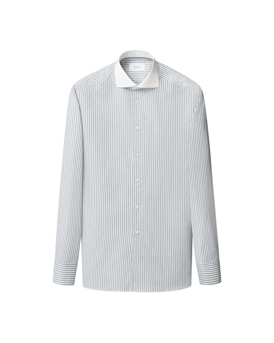 Blå og hvid stribet herreskjorte med hvid krave - slim fit
