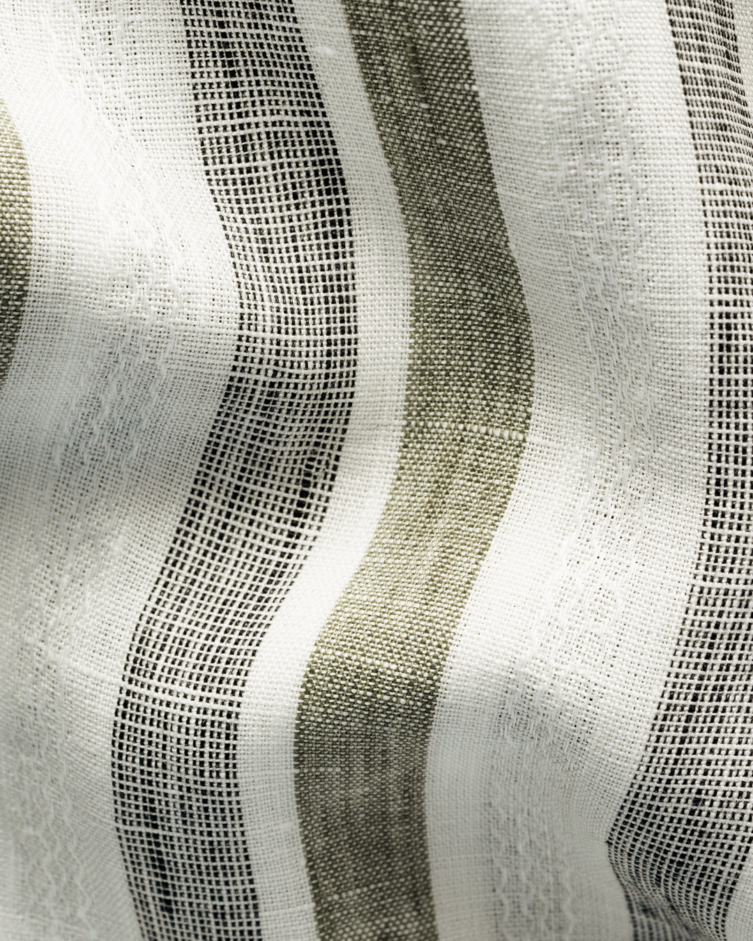 Eton Hørskjorte med grønne striber og cutawaykrave